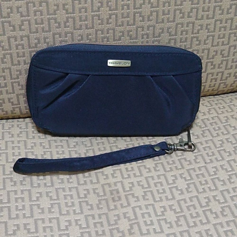 Travelon wallet